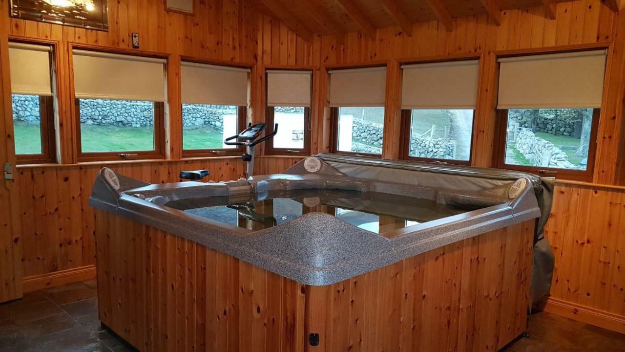 ניוקאסל Stunning Views At Ballagh Cottage Newcastle מראה חיצוני תמונה