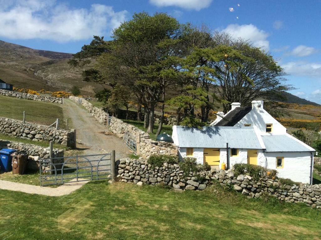 ניוקאסל Stunning Views At Ballagh Cottage Newcastle מראה חיצוני תמונה
